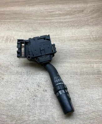 Toyota Corolla Verso E121 Wiper control stalk 8465205150 173654
