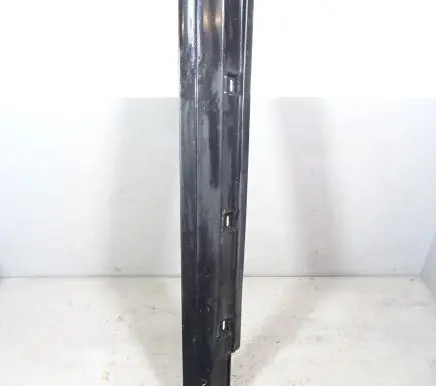 Volkswagen PASSAT CC Front sill (body part) 3C8853855B
