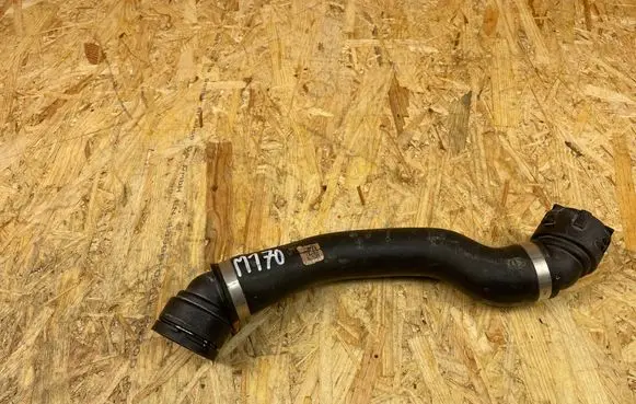 Engine coolant pipe/hose
