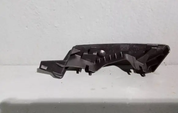Volkswagen PASSAT B6 Front bumper mounting bracket 3C0807723