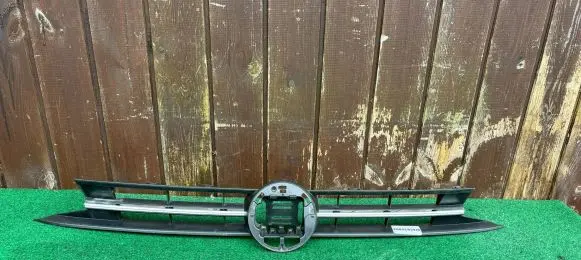 Volkswagen Polo VI Front grill 2G0853653N