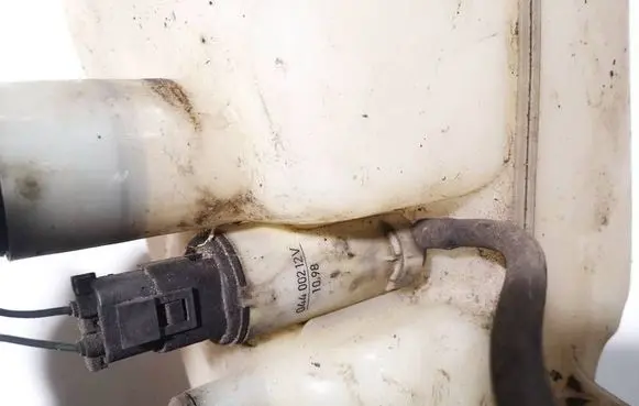 Volvo S70 V70 V70 XC Windscreen/windshield washer pump 04400212v