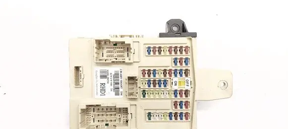 Hyundai Santa Fe Fuse module 919502W530