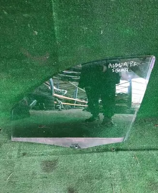 Fiat Albea Front door window glass four-door