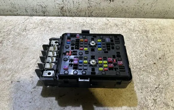 Jeep Grand Cherokee WL Fuse module 68347002AC 0937353006F