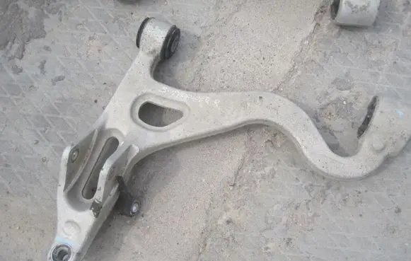 Jaguar S-Type Front lower control arm/wishbone