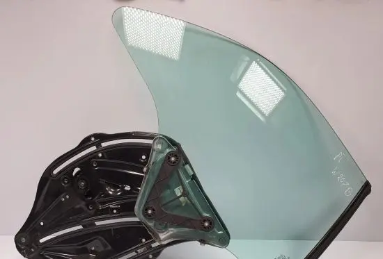 Mercedes-Benz E C207 W207 Rear side window