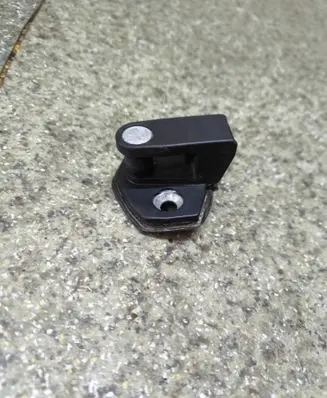 BMW 1 E81 E87 Front door lock loop/hook striker 8105511