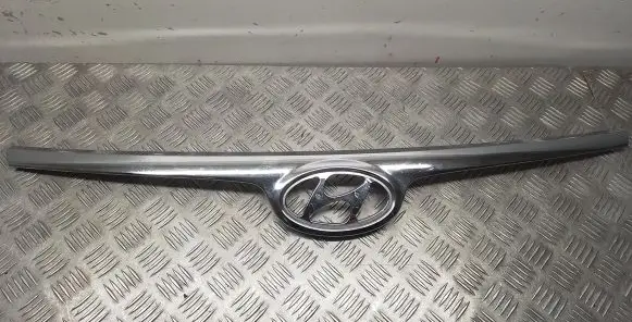 Hyundai i30 Front bumper upper radiator grill 863522L000