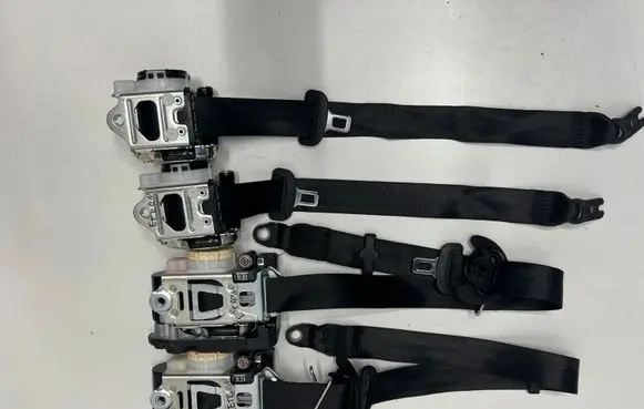 Audi Q4 Sportback e-tron Set of seat belts 