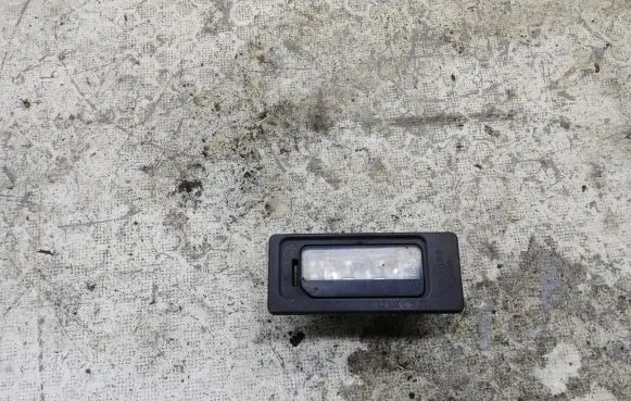 Volkswagen Golf Sportsvan Number plate light 3AF943021A