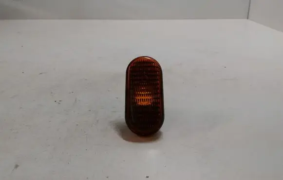 Renault Scenic I Front fender indicator light 7700822136