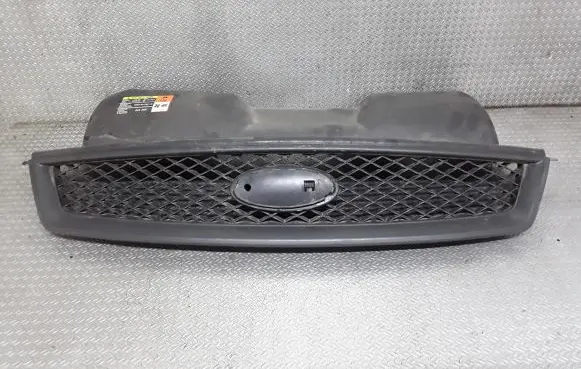 Ford Focus Front bumper upper radiator grill