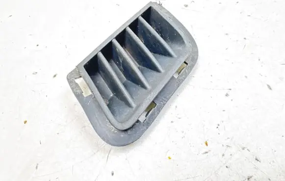 KIA Sorento Front bumper lower grill 865233K000