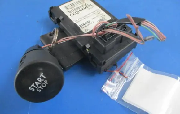 Renault Scenic II - Grand scenic II Ignition lock 8200125077