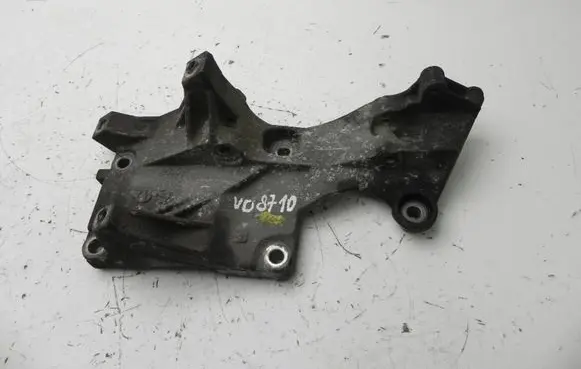 Skoda Fabia Mk2 (5J) Engine mounting bracket 045903143E VD8710