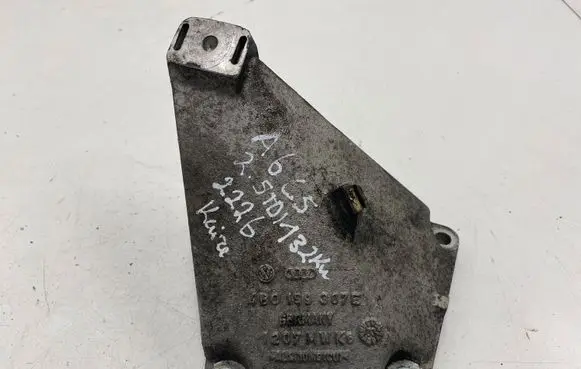 Audi A6 S6 C5 4B Engine mounting bracket 4B0199307E