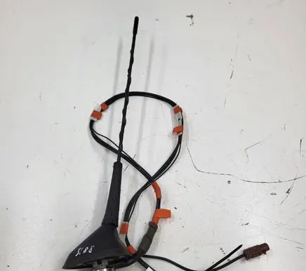 Nissan Leaf I (ZE0) Radio antenna 26R023002 E1033032