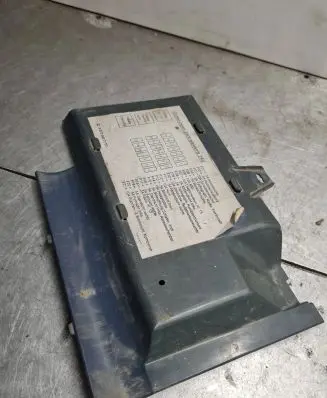 Mercedes-Benz Vario Fuse box cover 6736891908