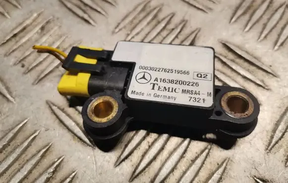 Mercedes-Benz ML W163 Airbag deployment crash/impact sensor 1638200226
