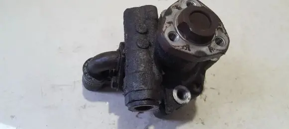 Seat Alhambra (Mk1) Power steering pump 98VM3A674AA