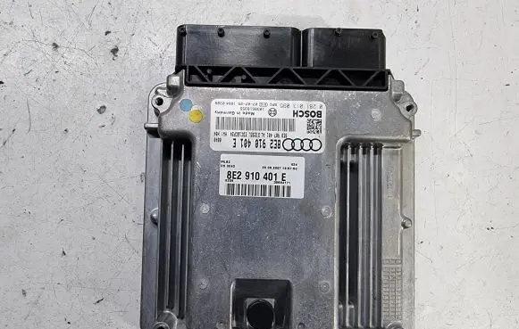 Audi A4 S4 B7 8E 8H Engine control unit/module 8E2910401E 8E0907401AL 0281013095
