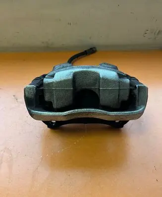 Opel Zafira C Front brake caliper 13430602