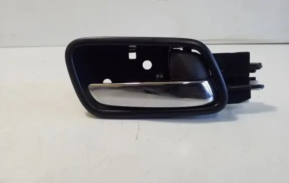 Honda CR-V Front door interior handle