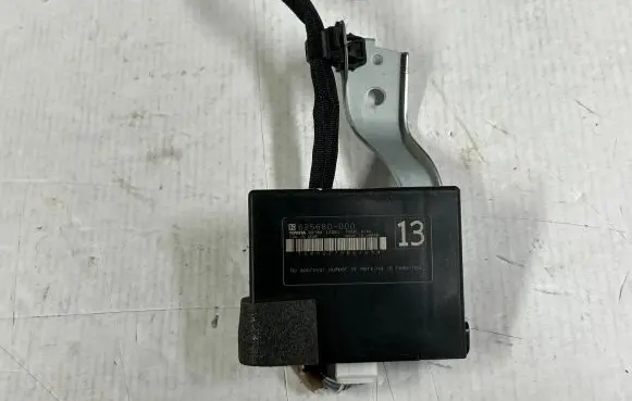 Toyota Prius+ (ZVW40) Immobilizer control unit/module 89784-12061 625680-000