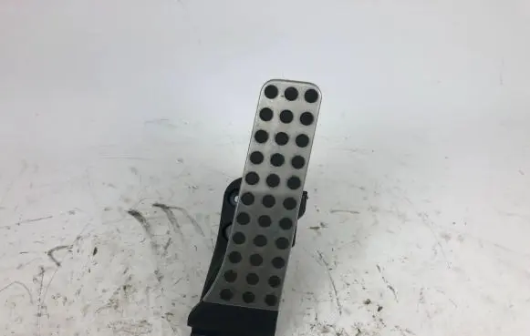 Mercedes-Benz GLE W167 Accelerator throttle pedal A2053000104 180920 0076