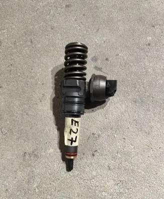 Skoda Roomster (5J) Fuel injector 038130073AG