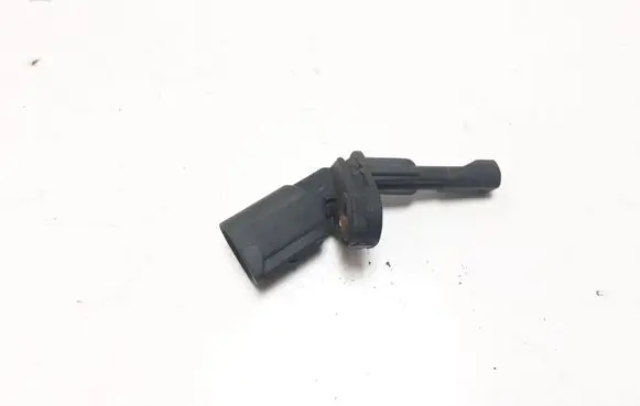 Skoda Octavia Mk2 (1Z) ABS brake wheel speed sensor VE701069
