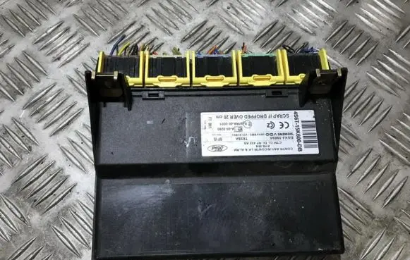 Ford Fusion Comfort/convenience module 4s6t15k600db 4s6t-15k600-db