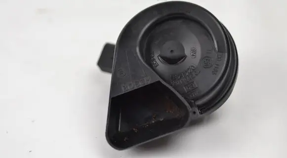 Audi A6 S6 C6 4F Horn signal 703881165