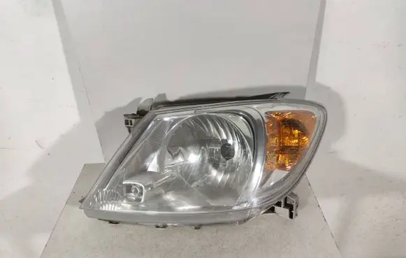 Toyota Hilux (AN10, AN20, AN30) Headlight/headlamp