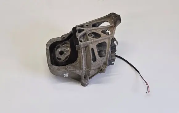 Audi Q8 Engine mount bracket 4M0199371FF