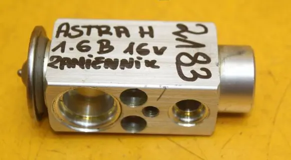 Opel Astra H Air conditioning (A/C) expansion valve 2183