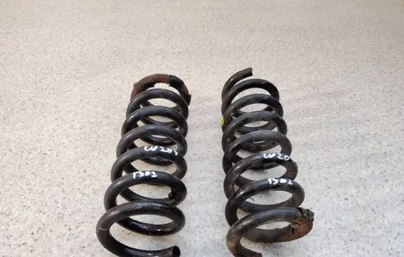 Mercedes-Benz E A207 Rear coil spring