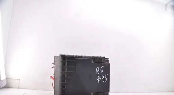 Volkswagen PASSAT B6 Fuse box set 3C0937125 1K0937132P