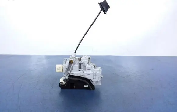 Audi A4 S4 B7 8E 8H Front door lock 8E1837016AA