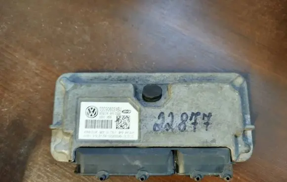 Volkswagen Polo Engine control unit/module 03c906024bj