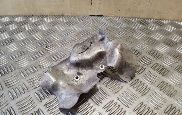 BMW 5 GT F07 Heat shield in engine bay 6784204