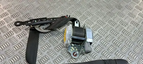 Hyundai i40 Front seatbelt 888103Z000RY