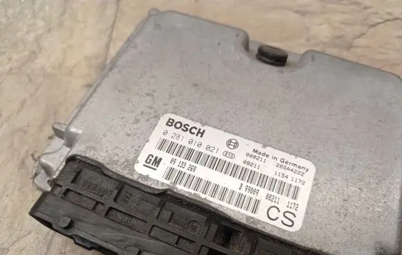 Opel Zafira A Engine control unit/module 09133269 028101002