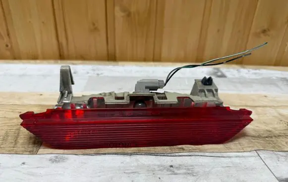 Toyota Yaris Third/center stoplight