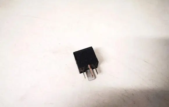 Volkswagen Polo IV 9N3 Other relay 7m0951253a