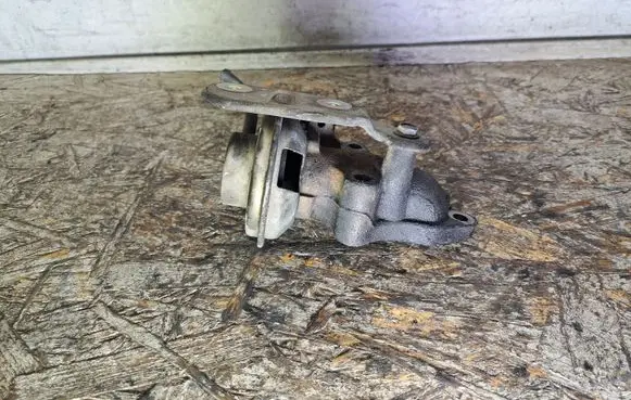 Toyota Corolla E120 E130 EGR valve 2562027070 1350004390 2580027040