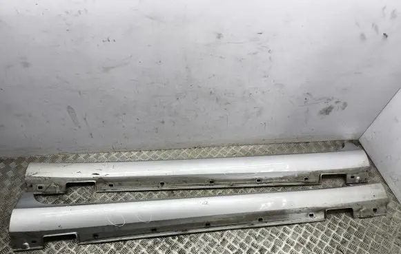 Mercedes-Benz CLS C218 X218 Side skirt front trim A2186900240 A2186900340