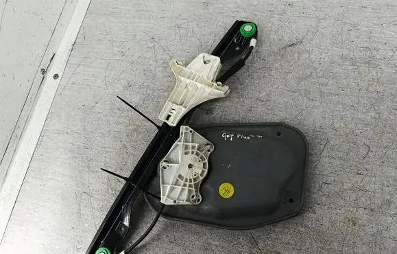 Volkswagen Golf Plus Rear door window regulator with motor 