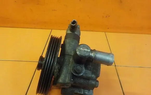 Opel Insignia A Power steering pump 087